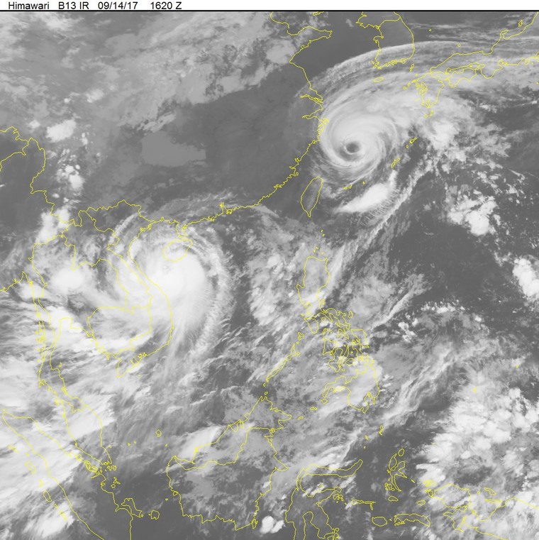 Chiều mai bão số 10 sẽ đổ bộ vào Nghệ An-Hà Tĩnh ảnh 2