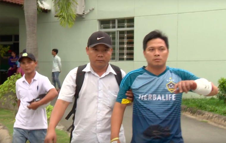 Khởi tố, bắt tạm giam chủ xe kéo chém tài xế ở BOT Cai Lậy ảnh 1