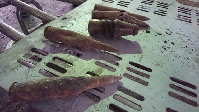 Cận cảnh kho phế liệu chứa đầu đạn và linh kiện tại Bắc Ninh ảnh 3