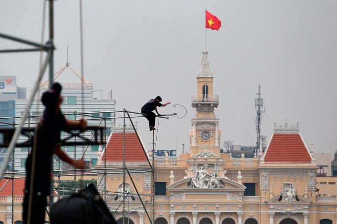 Hà Nội và TP HCM tất bật chuẩn bị màn hình phục vụ CĐV xem chung kết U23 châu Á ảnh 7