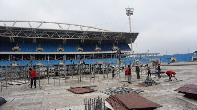 Hà Nội và TP HCM tất bật chuẩn bị màn hình phục vụ CĐV xem chung kết U23 châu Á ảnh 2