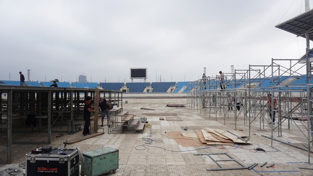 Hà Nội và TP HCM tất bật chuẩn bị màn hình phục vụ CĐV xem chung kết U23 châu Á ảnh 1