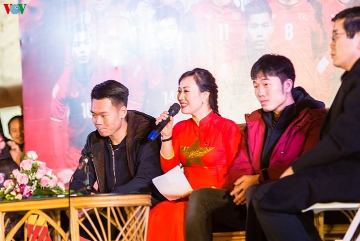 Tuyên Quang: Hàng nghìn người đổ ra đường đón Xuân Trường và Thành Chung về 'vinh quy bái tổ' ảnh 7