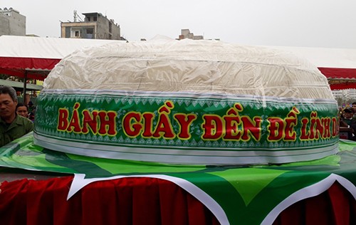 Lãnh đạo tỉnh Thanh Hóa nói gì về đề xuất làm bánh giầy 3 tấn? ảnh 1