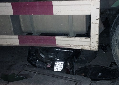 Xe tải 'điên' húc đổ dải phân cách, đâm hàng loạt xe máy khiến 9 người bị thương ảnh 2