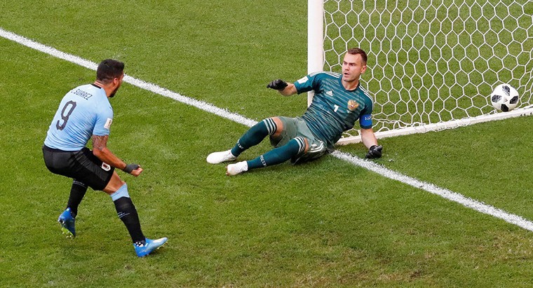 Thi đấu tưng bừng, Uruguay giật ngôi nhất bảng từ tay đội tuyển Nga ảnh 1