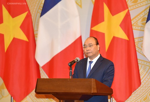 Thủ tướng Nguyễn Xuân Phúc hoan nghênh việc Thủ tướng Pháp thăm Điện Biên Phủ ảnh 1