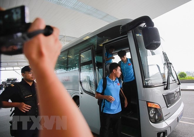 Đội tuyển Việt Nam rời Hà Nội, sang Myanmar tranh vé bán kết ảnh 1