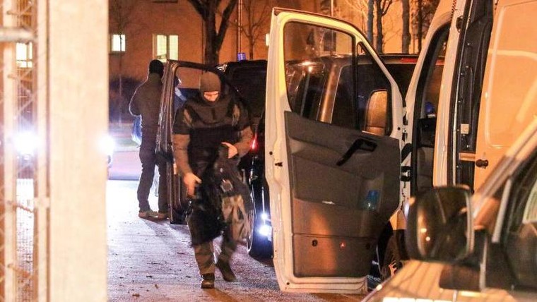 Đức: Người di cư tấn công cảnh sát, thiêu hủy trung tâm tị nạn ảnh 1