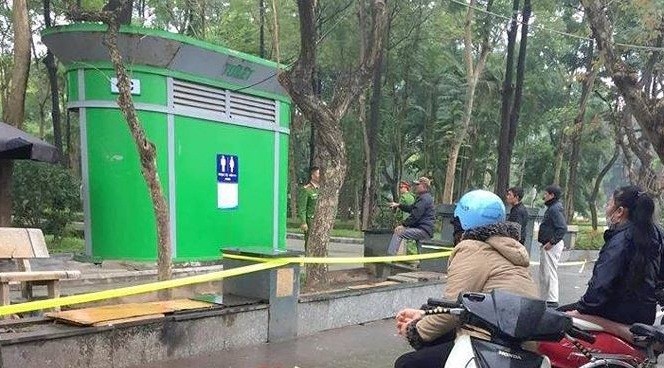 Hà Nội: Phát hiện thi thể phụ nữ trong vườn hoa với nhiều biểu hiện nghi vấn ảnh 1