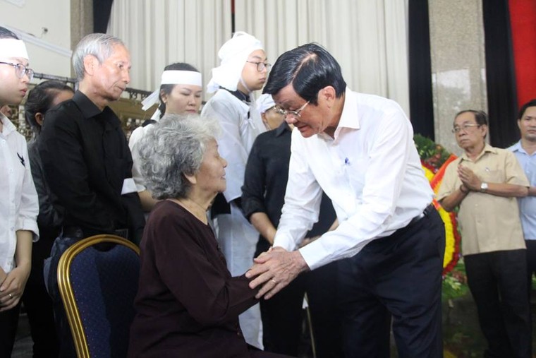 Cán bộ và người dân TP HCM dự tang lễ Phó Chủ tịch Nguyễn Thị Thu ảnh 5