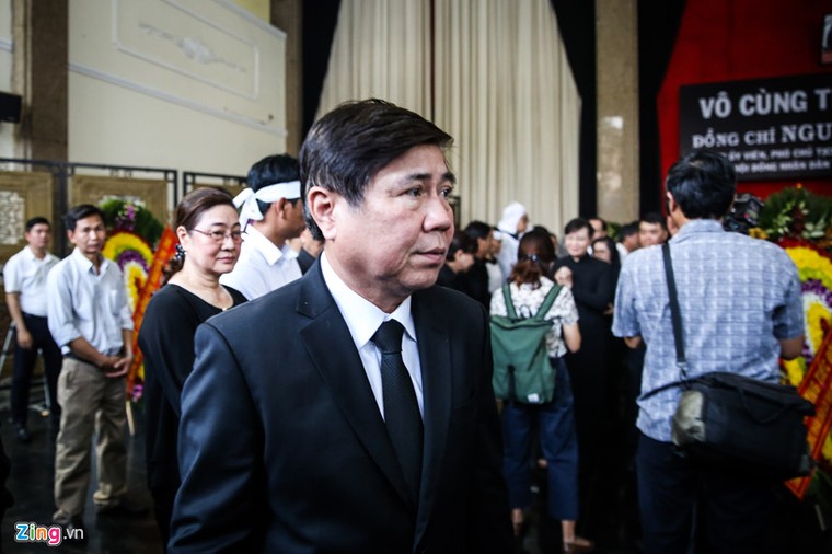 Cán bộ và người dân TP HCM dự tang lễ Phó Chủ tịch Nguyễn Thị Thu ảnh 3