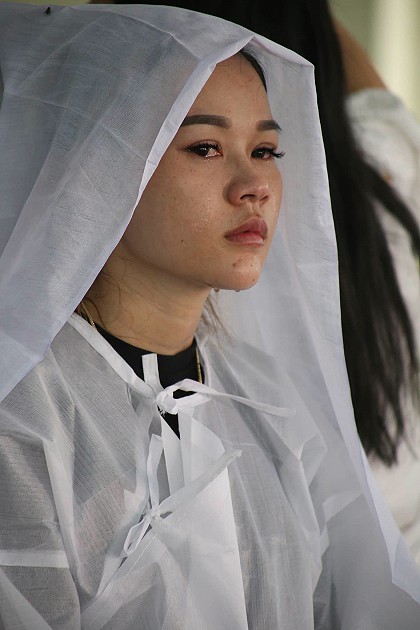 Người thân và nghệ sĩ bật khóc tại lễ tang nghệ sĩ Lê Bình ảnh 6