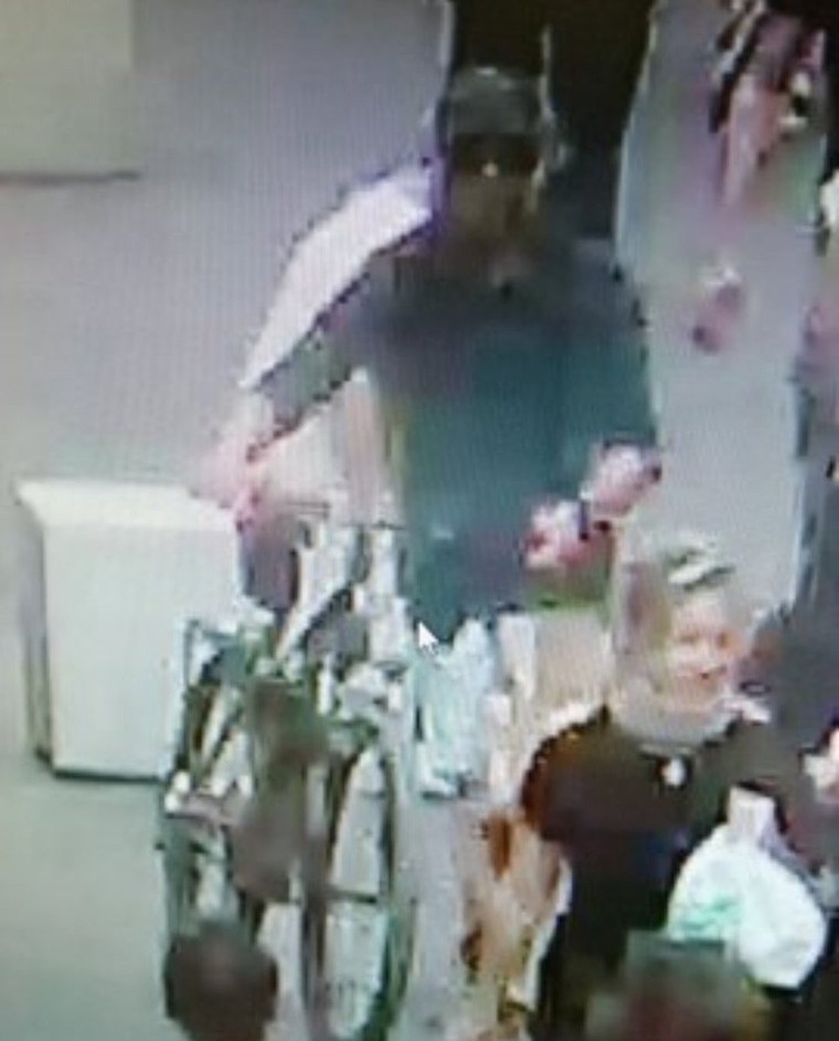 Pháp: Công bố nhân dạng nghi phạm đánh bom tại Lyon làm 13 người bị thương ảnh 1