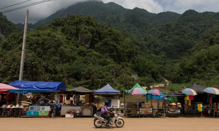 Một năm sau vụ giải cứu đội bóng Thái Lan: Khi điều kỳ diệu vẫn còn mãi ảnh 1