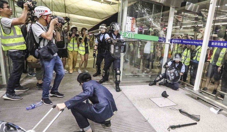 Tòa án Hong Kong ban hành lệnh cấm biểu tình tại sân bay ảnh 2