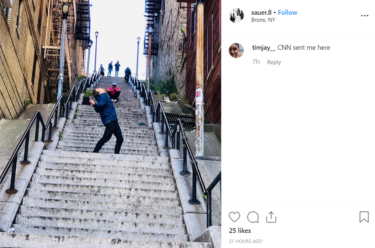 Cầu thang 'Joker' thu hút du khách khi tới thăm New York ảnh 1