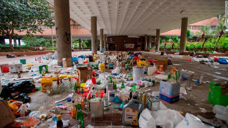 Trường Đại học Bách khoa Hong Kong tan hoang sau 'cơn bão' biểu tình ảnh 4