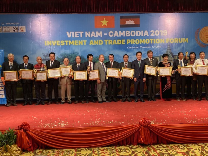 Diễn đàn xúc tiến Đầu tư - Thương mại Việt Nam - Campuchia tại Phnom Penh ảnh 2