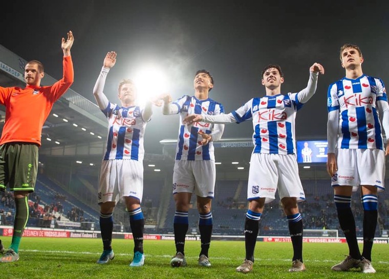 Văn Hậu có trận ra mắt đội 1 SC Heerenveen ảnh 3
