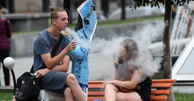 Mỹ nâng tuổi hút thuốc lá lên 21 ảnh 1