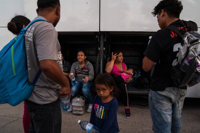 Những đứa trẻ mắc kẹt trước ngưỡng cửa ‘Giấc mơ Mỹ’ ảnh 6