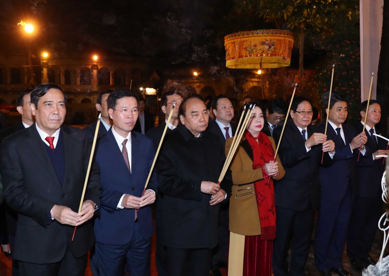 Thủ tướng dự Cầu truyền hình 'Ánh sáng niềm tin' ảnh 1