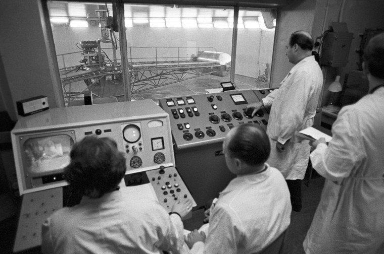 Phi hành gia vũ trụ - giữa vạn người chọn lấy một anh hùng ảnh 1