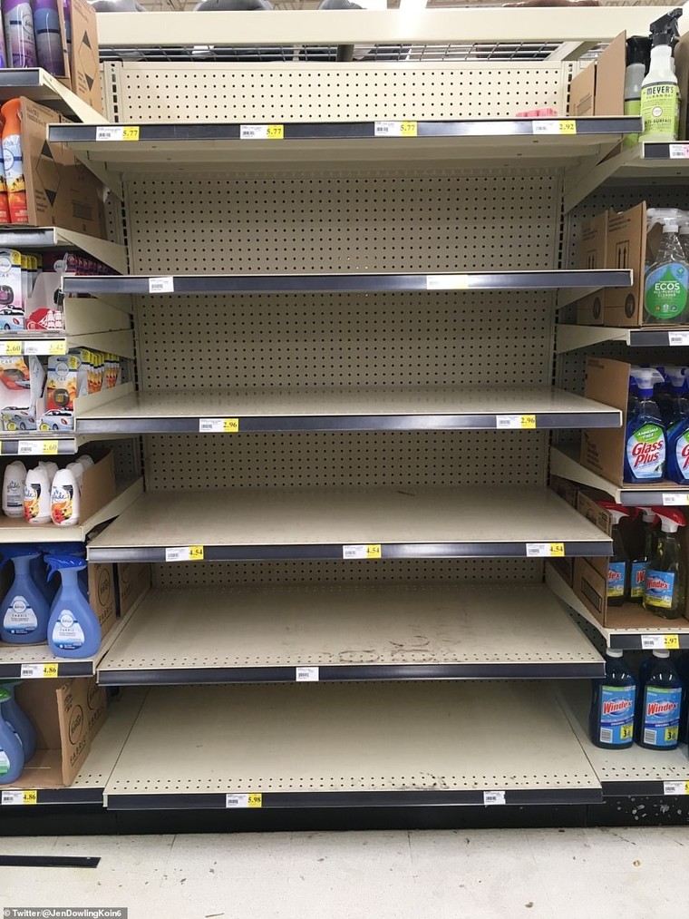 Người dân California đổ xô đi mua nước uống và vật tư y tế ảnh 4