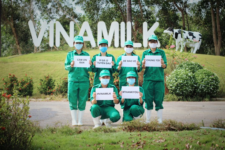 Vinamilk ủng hộ gần 15 tỷ tiếp sức các đơn vị tuyến đầu chống dịch trên cả nước ảnh 1