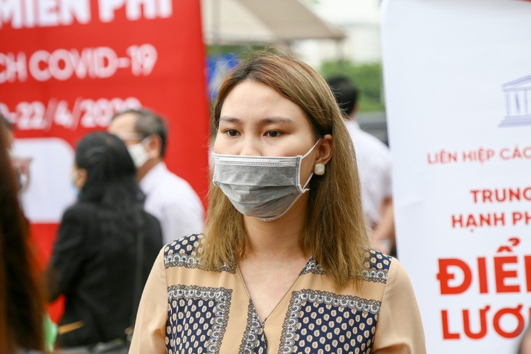 Liên hiệp các hội UNESCO Việt Nam phát gạo cho những người gặp khó khăn trong dịch COVID 19 ảnh 5