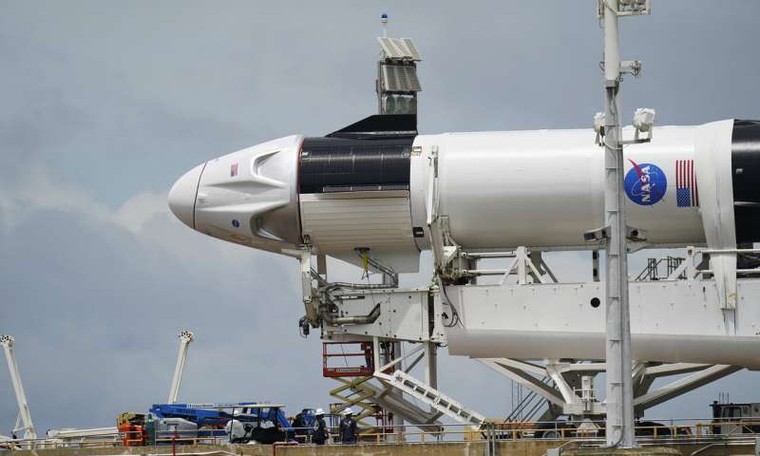 SpaceX sẵn sàng cho vụ phóng tàu vũ trụ lịch sử ảnh 1