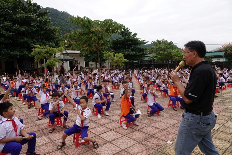 Trao giải cuộc thi vẽ tranh 'Em và Gấu chung tay phòng chống dịch COVID-19' ảnh 1