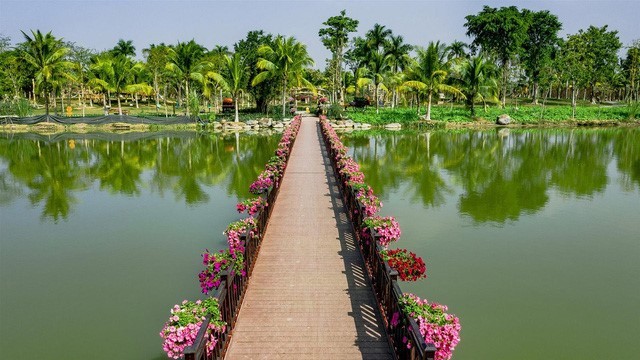 Check in 'sương sương' những cây cầu đẹp mê hồn tại Ecopark ảnh 7