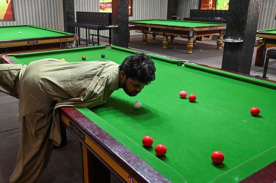 'Cao thủ' bi-a không tay người Pakistan ảnh 1