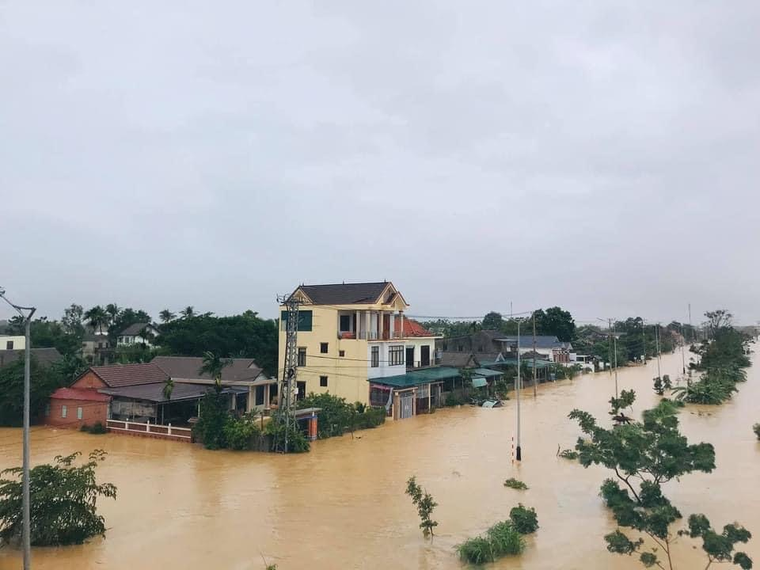 Miền Trung có nơi vượt đỉnh lũ năm 1999 ảnh 4