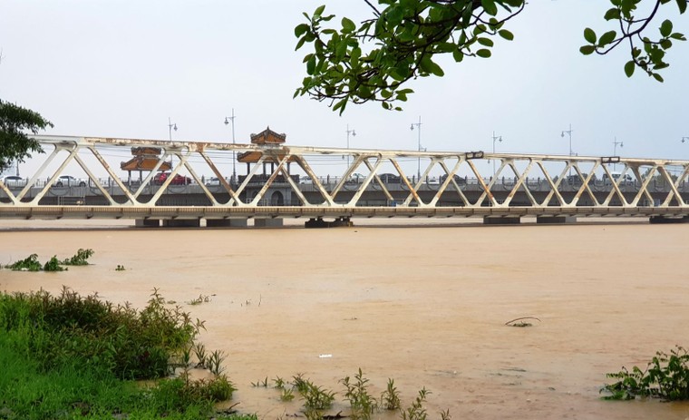 Mưa lũ tại miền Trung khiến 17 người thiệt mạng ảnh 2