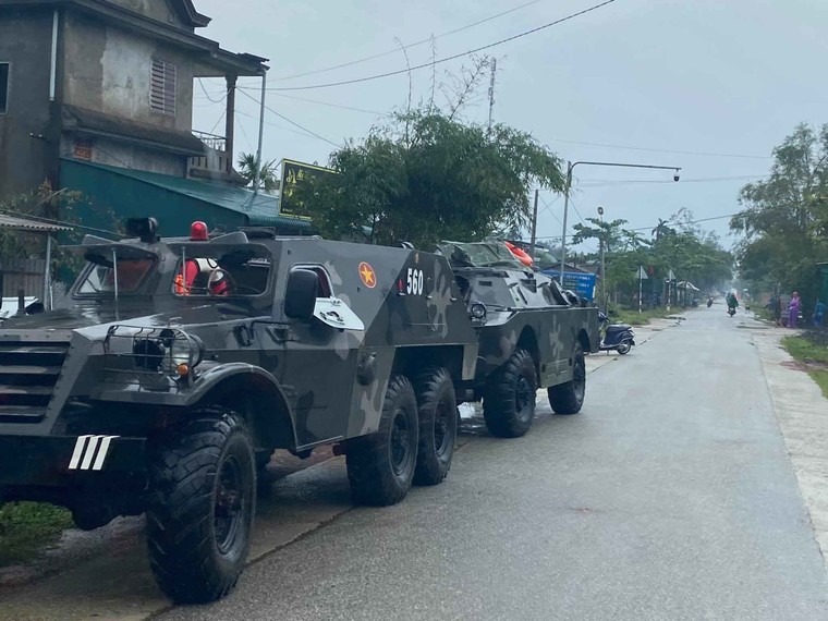 Thuê trực thăng tới khu vực thủy điện Rào Trăng 3 xác minh vụ nghi sạt lở ảnh 1