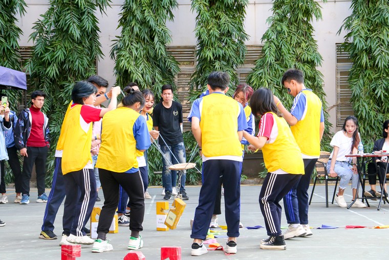 Sinh viên Đại học Văn hóa Hà Nội 'giải mã' thông điệp bảo vệ môi trường ảnh 3