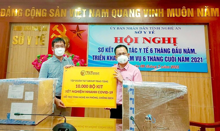 T&T Group hỗ trợ trên 180.000 bộ kit xét nghiệm nhanh COVID-19 ảnh 1