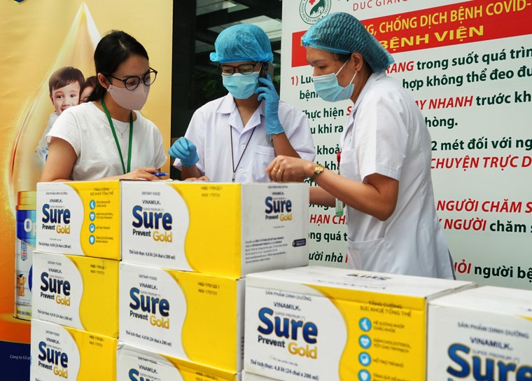 Vinamilk tiếp sức tuyến đầu trong giai đoạn cao điểm tại 50 bệnh viện​ ảnh 3