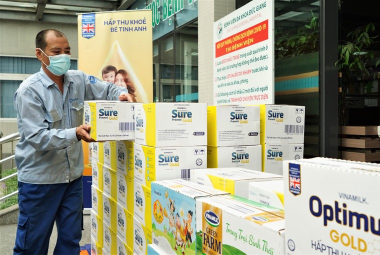 Vinamilk tiếp sức tuyến đầu trong giai đoạn cao điểm tại 50 bệnh viện​ ảnh 6