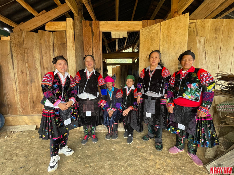 Nhật ký 99 ngày xuyên Việt: Tủa Chùa ngày tôi đến ảnh 3