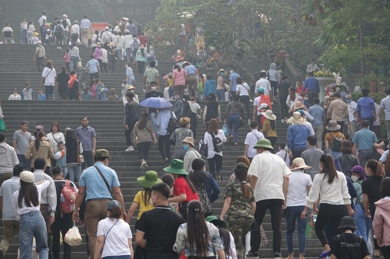 Khách tăng đột biến, các resort gần Hà Nội kín phòng trong dịp nghỉ lễ ảnh 1