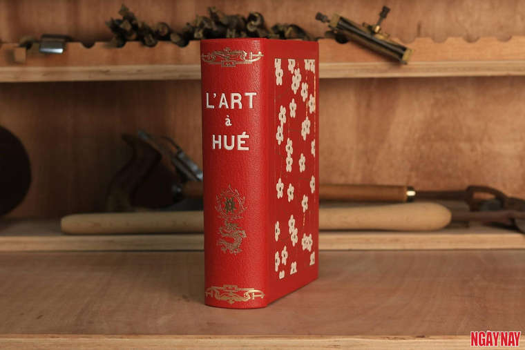 Người khoác 'tấm áo mới' cho sách ảnh 3