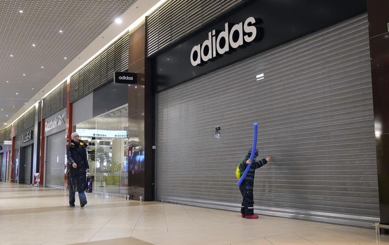 Sau 3 tháng chiến tranh, cuộc sống tại Nga thay đổi sâu sắc ảnh 2