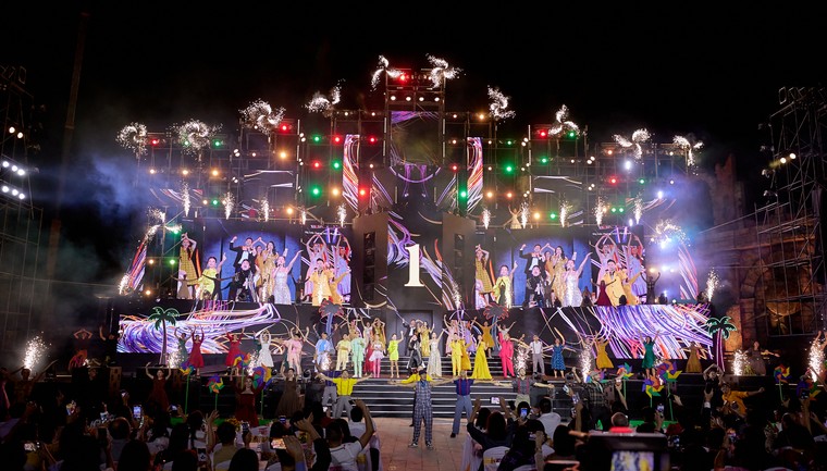 Những khoảnh khắc khiến Thị trấn Hoàng Hôn, Phú Quốc là tâm điểm đêm giao thừa ảnh 10