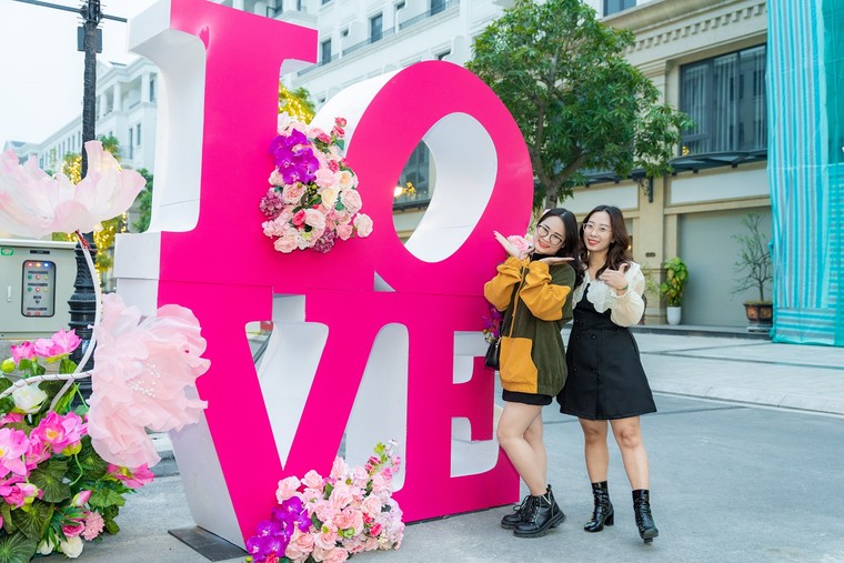 'Quận Ocean' rực rỡ sắc màu với Hội chợ Hoa Xuân 2023 ảnh 1