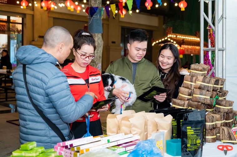 'Quận Ocean' rực rỡ sắc màu với Hội chợ Hoa Xuân 2023 ảnh 2