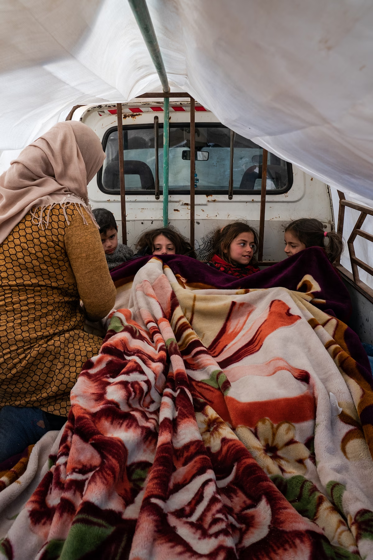 Những đứa trẻ mồ côi sau cơn đại địa chấn ảnh 3